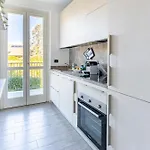 Gin's House Μπελάτζιο